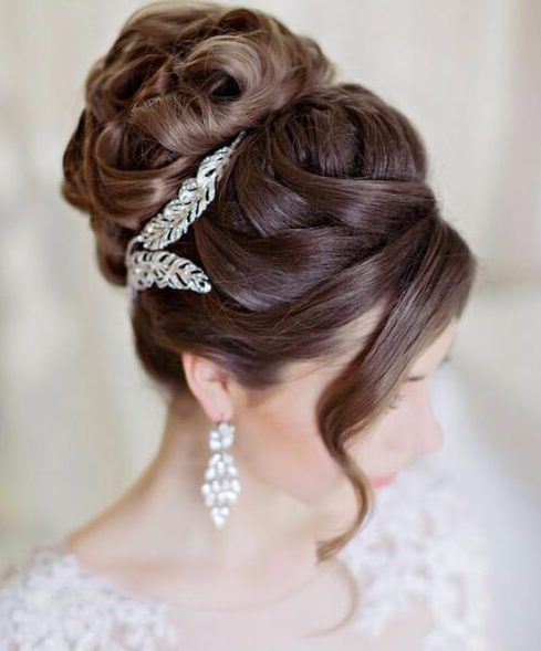 Rizado O Lacio Largo Corto O Mediano Estos Peinados De Novia Con Pelo Suelto Te Estilos De Peinado Para Boda Peinados De Novia Sueltos Peinados Poco Cabello