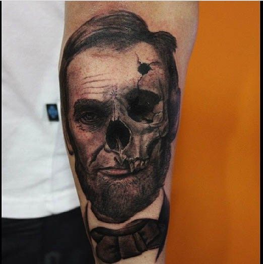 abraham lincoln in the process of decaying by alexandr litvinov abraham lincoln in the process of decaying by alexandr litvinov