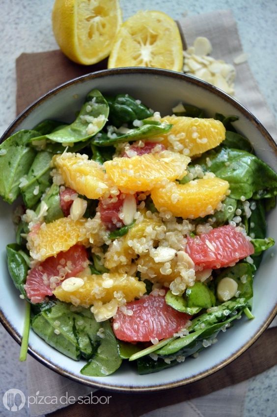 Ensalada de quinoa, espinaca y naranja - Pizca de Sabor