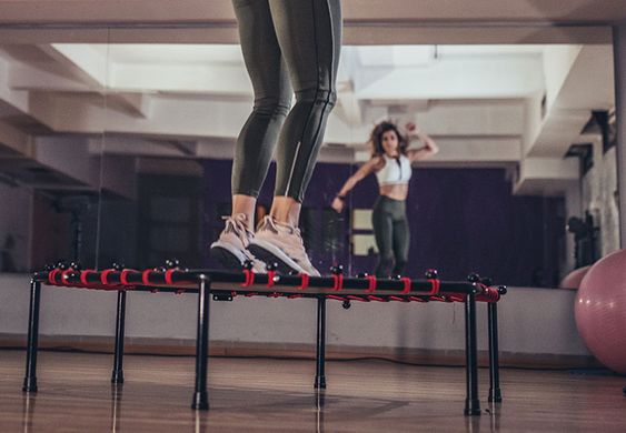 How does jumping on a trampoline burn fat