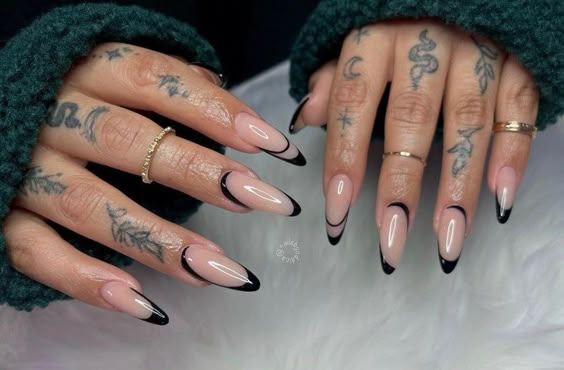 Spring almond nails are very popular. This is mainly due to the classic and cool shape of almond nails and of course the brightest spring manicure art