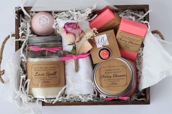 Bath and Body Gift luxury Box//Mother's Day gift// Maid of Honor gift// Birthday Gift.