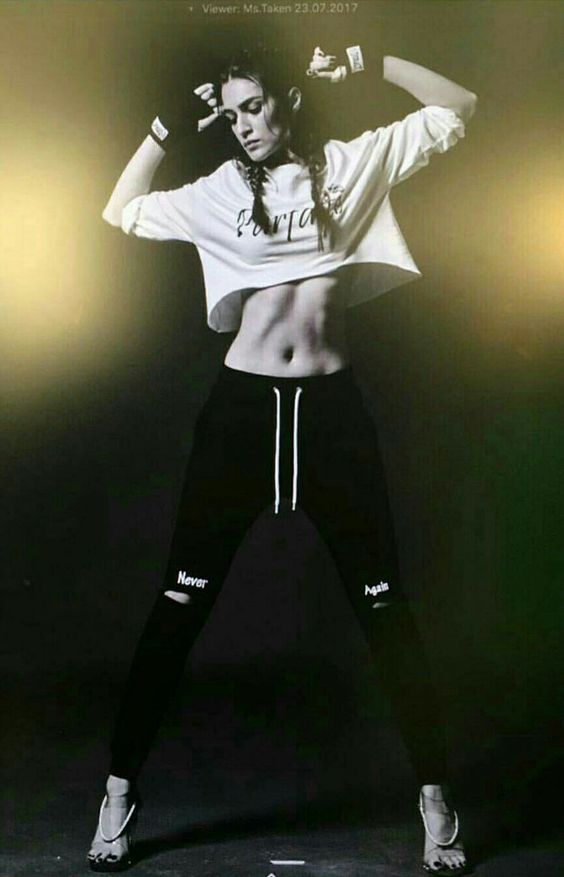 Kriti Sanon Hot Body