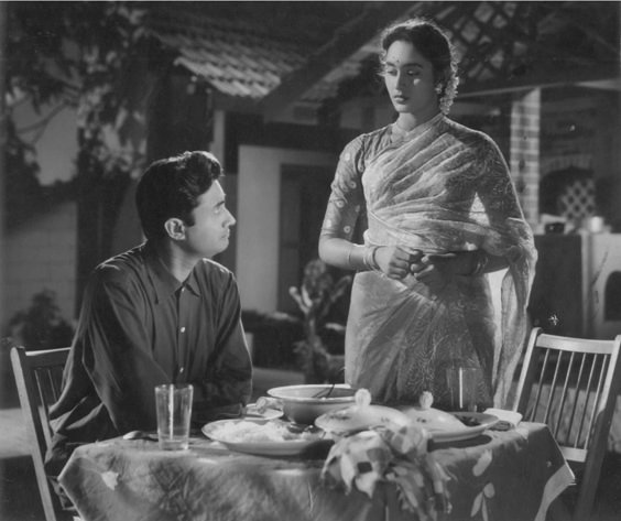 Movie Stills photos of Nutan - Cinestaan.com