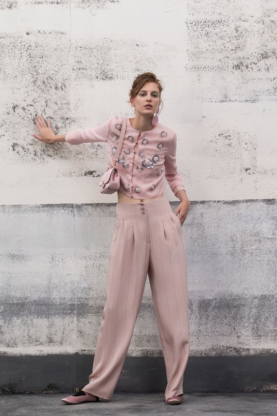 Giorgio Armani Resort 2019 Fashion Show Collection: See the complete Giorgio Armani Resort 2019 collection. Look 35