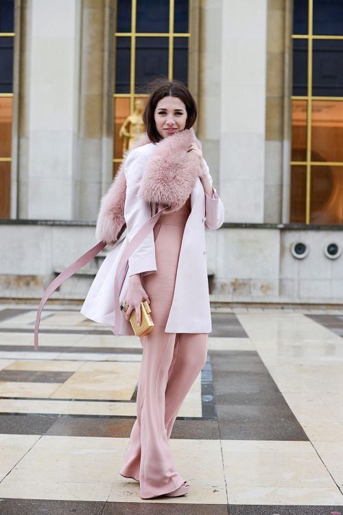 TheFashionMagpie / Romantic, feminine, blush and floral fashion picks at all price points.