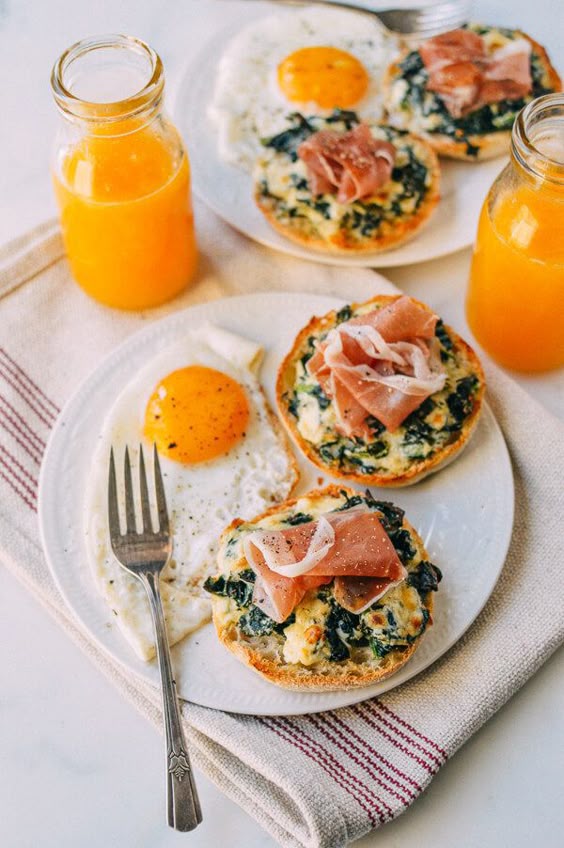 Cheesy Kale Prosciutto Brunch Melts With Eggs | Breakfasts You Can Make On The First Morning In Your New Home