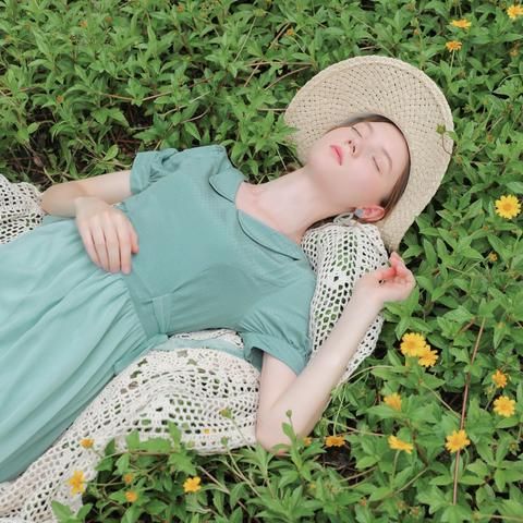 淡いグリーンとブルーのワンピースです ハイウエストなスタイルなので 綺麗に着こなせます 清楚なくすみカラーで女の子を満喫できます 一気にフェミニンでかわいい雰囲気になる1枚 素材 綿 カラー グリーン ブルー サイズ Sサイズ 胸囲 80 cm ウ 淡いグリーンとブルーのワンピースです ハイウエストなスタイルなので 綺麗に着こなせます 清楚なくすみカラーで女の子を満喫できます 一気にフェミニンでかわいい雰囲気になる1枚 素材 綿 カラー グリーン ブルー サイズ Sサイズ 胸囲 80 cm ウ