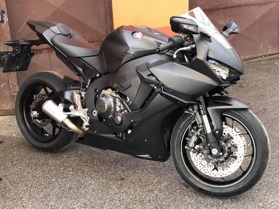 honda-cbr1000rr-r