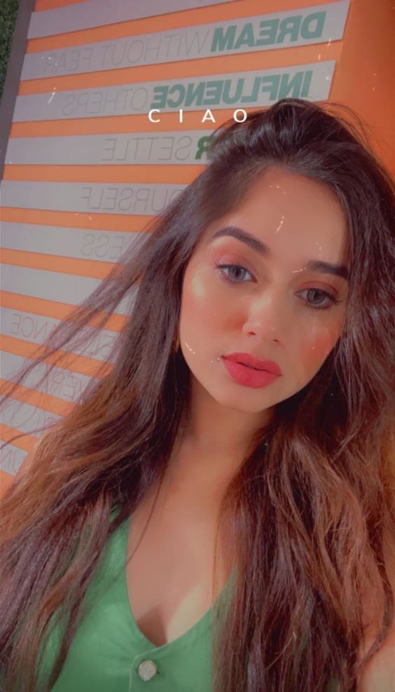 jannat-zubair-bikini-s**y