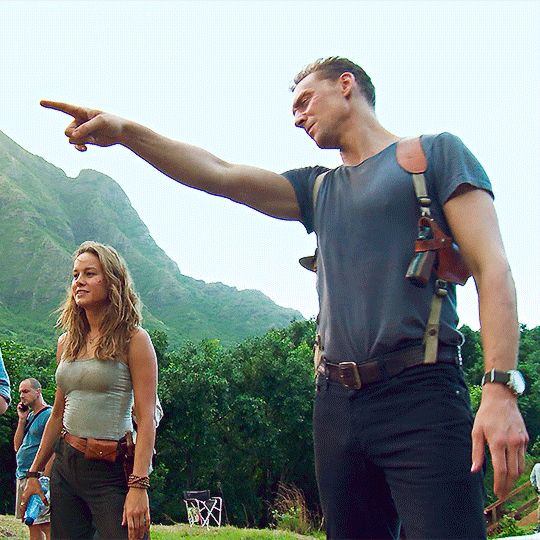 Tom Hiddleston and Brie Larson on the set of Kong: Skull Island. #TomHiddleston #CaptainJamesConrad #KongSkullIsland