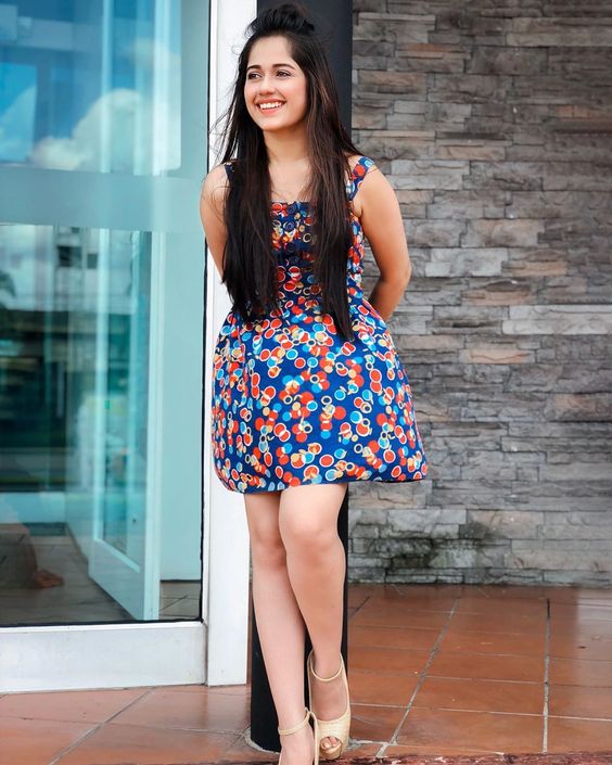Jannat Zubair photos & Jannat Zubair Rahmani hot sexy images - Jannat Zubair HD, HQ wallpapers. Dive in to view her hot and sexy images inside
