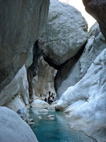 Göynük kanyonu/Kemer/Antalya/// Göynük Kanyonu, Antalya'nın Kemer ilçesine baÄlı Göynük mahallesi yakınlarındaki bir kanyondur.