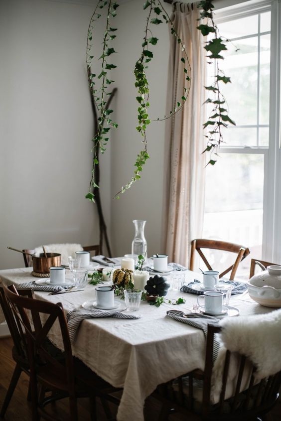 COME VISIT this story featuring inspiring kitchen ideas and kitchen decor from Beth Kirby's modern farmhouse kitchen! #kitchenideas #kitchendecor #rusticdecor #modernfarmhouse #tablescape #bethkirby