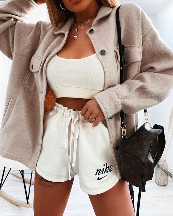 Increíbles outfits para tus TikToks en casa
