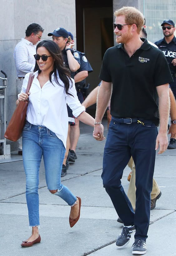Meghan Markle's go-to jeans look good with everythingâhere's how to copy her style.