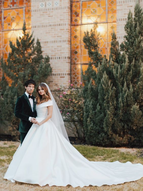 Actress Debby Ryan and Twenty One Pilots’ Joshua Dun Planned Their Whirlwind Austin Wedding in Just 28 Days