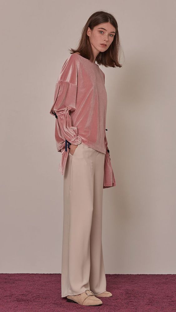 this l"Oeil velvet Ludlow Top is ticking so many fashion boxes: velvet, dainty pink and extravagant sleeves