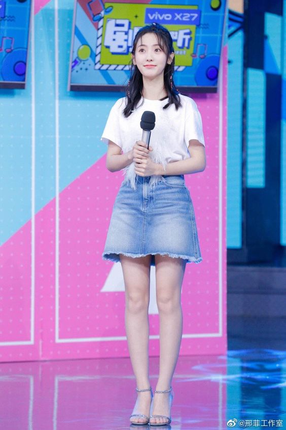 Follow her Instagram: fair_xing Weibo: ι’θ²_ Little red book: ι’θ²fair Kuaishou: ι’θ² Douyin: ι’θ²_