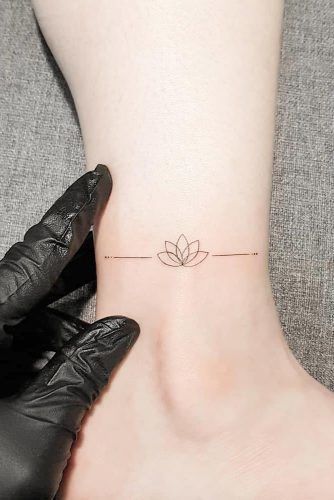 Minimalist Tattoo Ideas To Be Quite Your Styles The Ethos Of Minimalism Is That Less Is More Clean Cri Simplistic Tattoos Minimalist Tattoo Tiny Tattoos