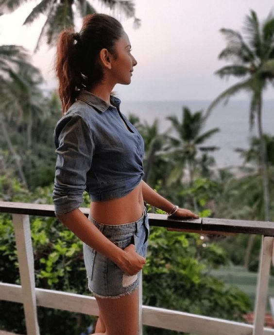 Actress Rakul Preet Singh Hot New Stills - Social News XYZ Actress #RakulPreetSingh Hot New Stills