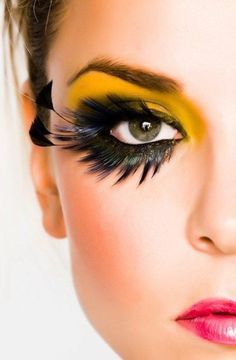 Maquiagem Carnaval olhos amarelos