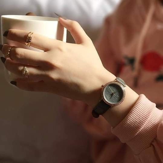 يا رب اجعلني مم ن تمر كريم ة بلا ضرر طي بة الذكر و طي بة الأثر انا وكل من قال آمين جمعه مبارك Girly Photography Watches Photography Stylish Dpz