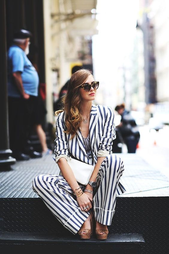 Stripes /// good vibes only / street style suit