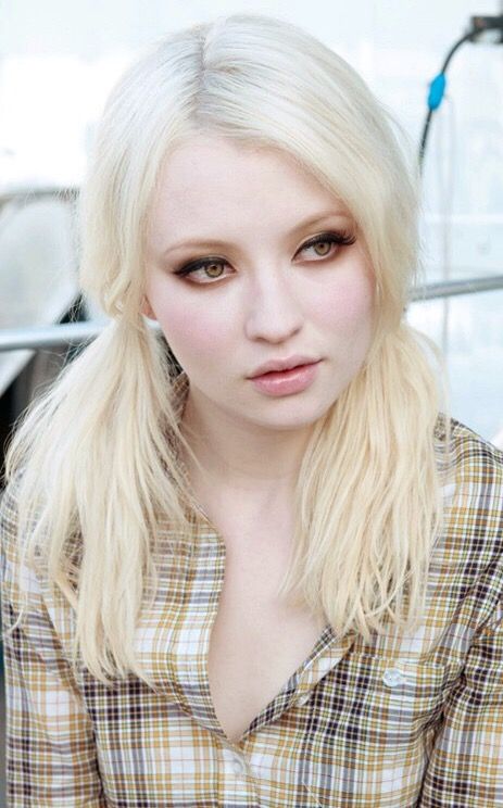 21.Emily Browning