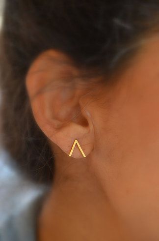 24 Completely Irresistible Places To Shop For Minimalist Jewelry