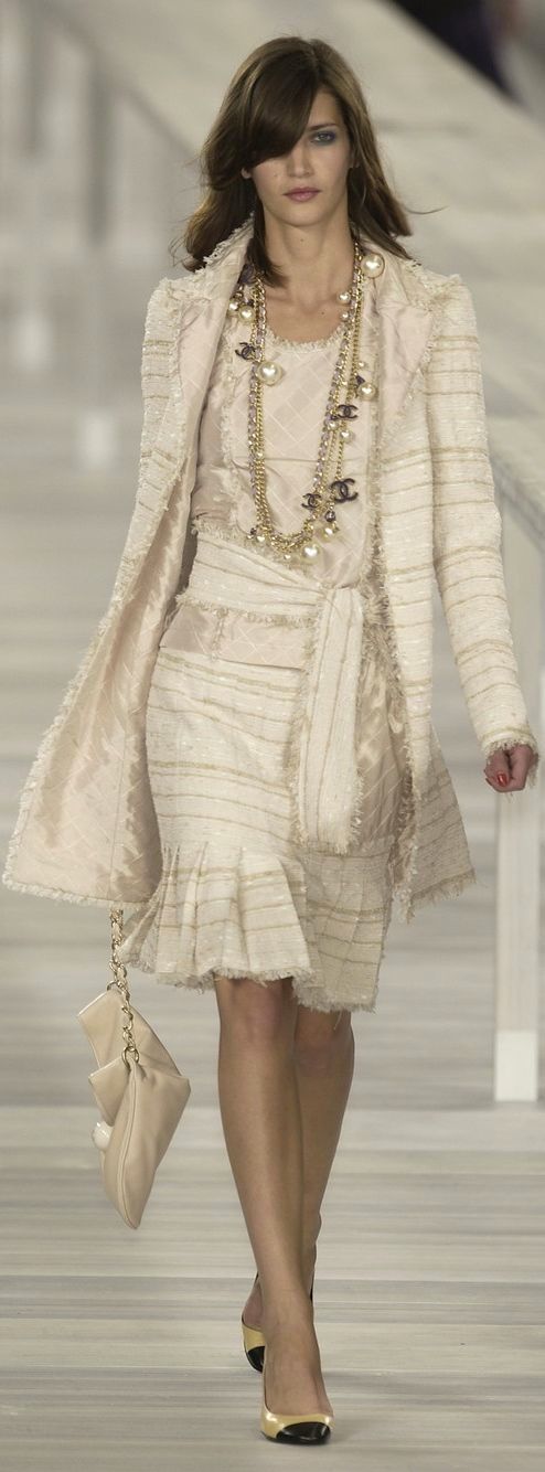 Completi chanel store
