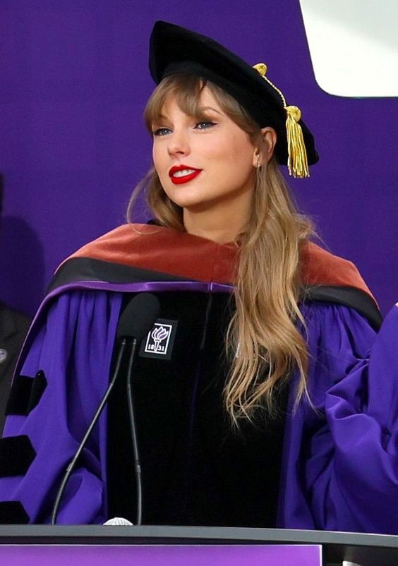 Taylor Swift HD Photos, Wallpapers, Images Taylor Swift Delivers New York University 2022 Commencement Address at Yankee Stadium in New York City.