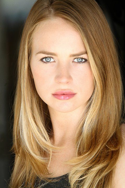 Britt Robertson - Under the Dome, The Secret Circle, Scream 4, Life Unexpected ...