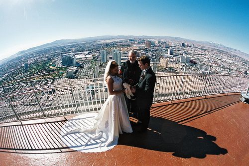 Eiffel Tower Las Vegas Wedding More On Trip Weddings In Eiffel Tower Las Vegas Wedding More On Trip Weddings In Pinterest And
