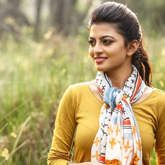 Download Kayal Anandhi latest mobile wallpaper