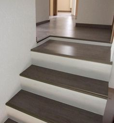 Renovation Escalier Bois Comment Renover Son Escalier Renovation Escalier Bois Escalier Bois Escalier Carrelage
