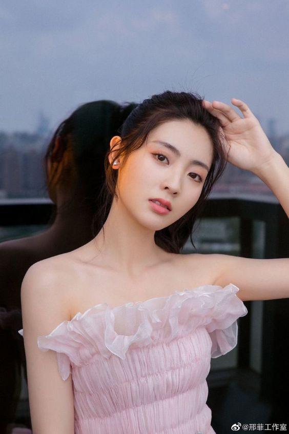 Xing Fei, Fair Xing Beautiful Pose
