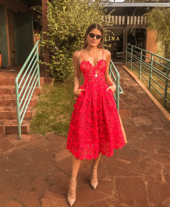 Vestido vermelho curto: 55 ideias de como usar essa peça apaixonante