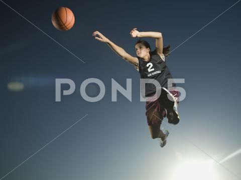 Basketball Player Dunking Google Search Basketball Players Mens Basketball Basketball
