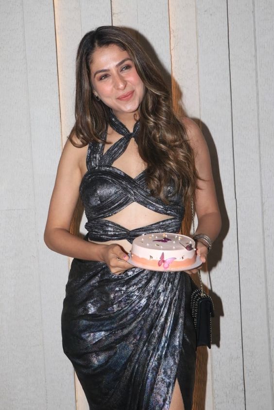 Keeping Up With Bipasha Basu, Kareena Kapoor And Other Stars