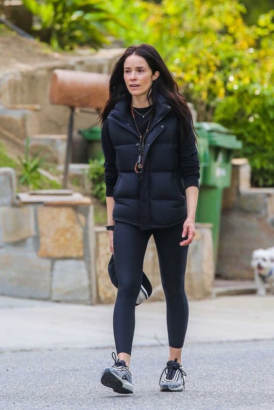 Abigail Spencer – Goes for a walk with a friend around Studio City