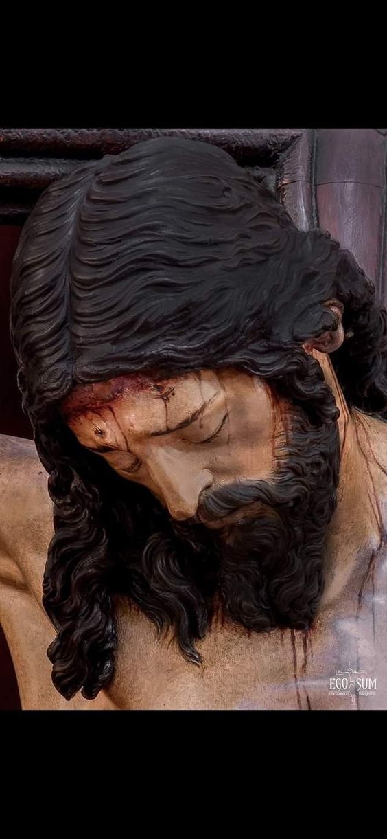 Pin By Jose De La Fuente On Semana Santa De Sevilla In 2020 Lion Sculpture Sculpture Jesus