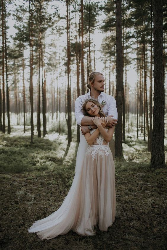 This Fairy-Tale Wedding at Liepupe Manor is What Dreams are Made Of | Junebug Weddings