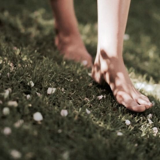 EEDN // Our idea of HEAVEN!! Saturdays are for reconnecting with nature - a nice walk barefoot and a cup of green tea will do miracles! #barefoot #eedntea #eednisreal