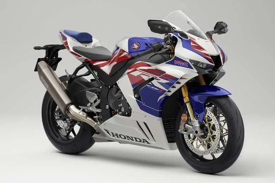 「CBR1000RR-R FIREBLADE/SP」がマイチェン!30周年記念モデルもあり