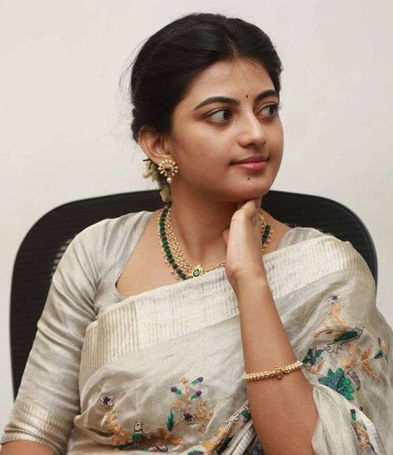 Anandhi Movie Photos, Stills
