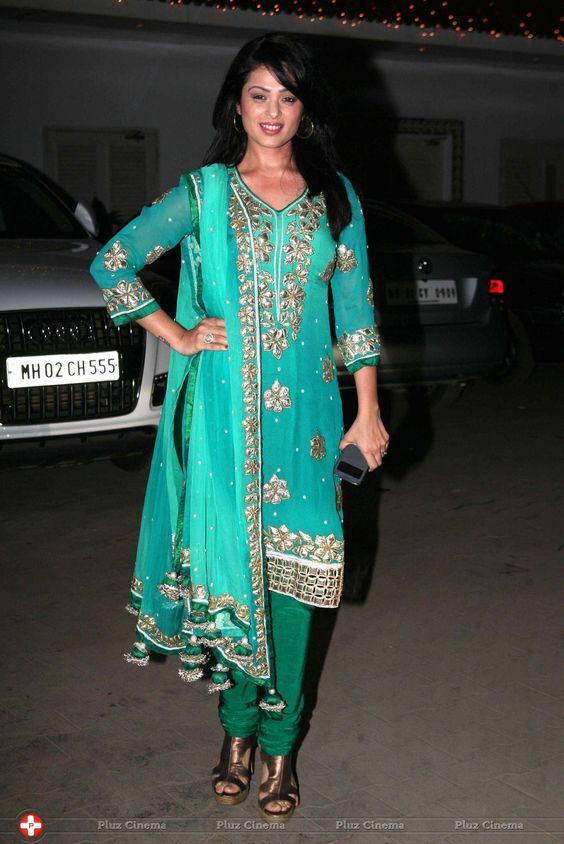 Anjana Sukhani - Celebrities at The Wedding reception of Raghav Sachar and Amita Pathak Photos