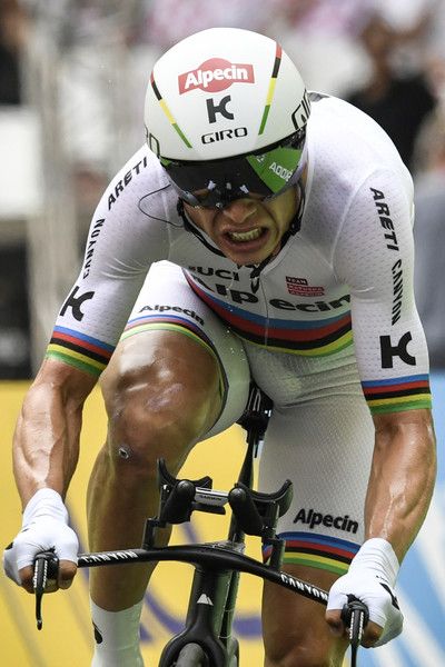 Germany's Tony Martin crosses the finish line at the Velodrome stadium at the end of a 22,5 km individual time-trial, the twentieth stage of the 104th edition of the Tour de France cycling race on July 22, 2017 in and around Marseille, southern France. / AFP PHOTO / PHILIPPE LOPEZ