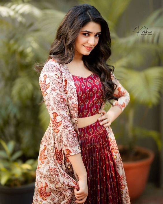 Actress Krithi Shetty Beautiful Stills - LinksInd