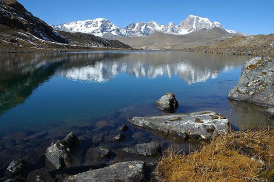 The state is renowned for its serene nature and unfussiness. Well-known for Kanchenjunga, the third highest mountain in the world at standing at 8586m, the mountain state of Sikkim bids incredible diversity of flora and fauna in addition to a sundry cultural blend of people with affluent cultural folklore. To get a glimpse of It is said that it is certainly impracticable not to be overwhelmed by this Himalayan Kingdom.